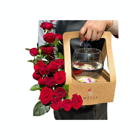Spray Roses with Fighter Fish
